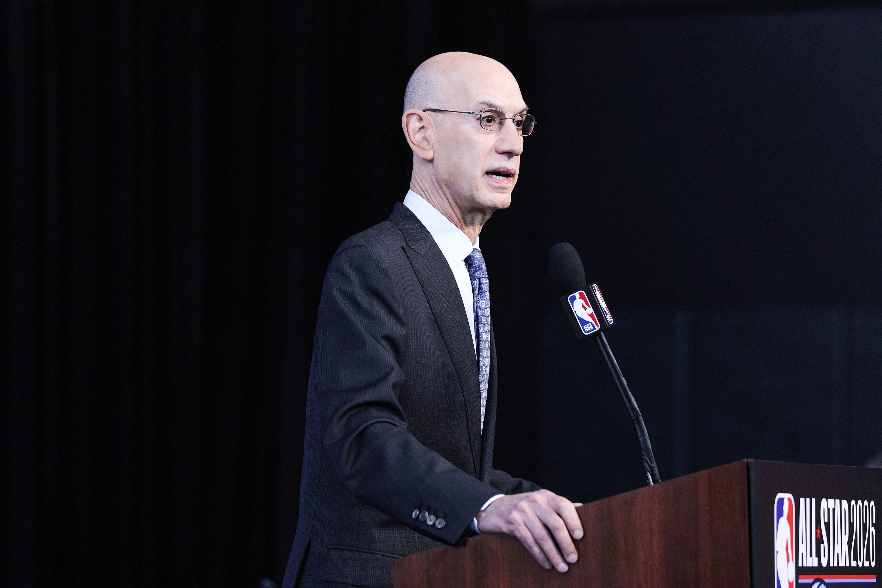 萧华曝NBA将引入AI鹰眼系统：自动判定出界回场，裁判专注主观犯规